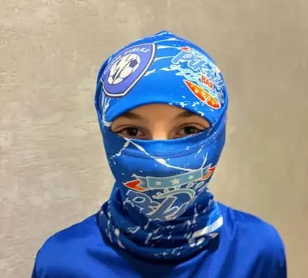 Grom Firlej z nowymi czapkami i kominami od Piknik Baru