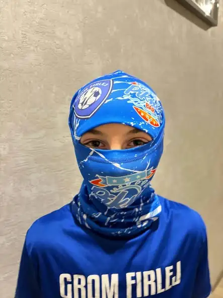 Grom Firlej z nowymi czapkami i kominami od Piknik Baru