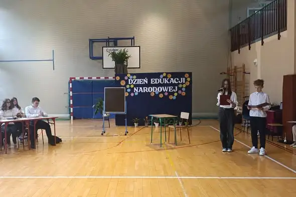 Dzień Edukacji Narodowej w naszej szkole – poezja, muzyka i podziękowania