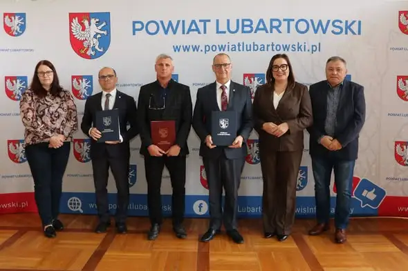 Umowa na przebudowę drogi powiatowej w Michałówce podpisana