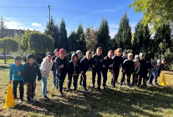 IX Szkolne Biegi Przełajowe w Puchaczowie – sportowa rywalizacja i radość z aktywności