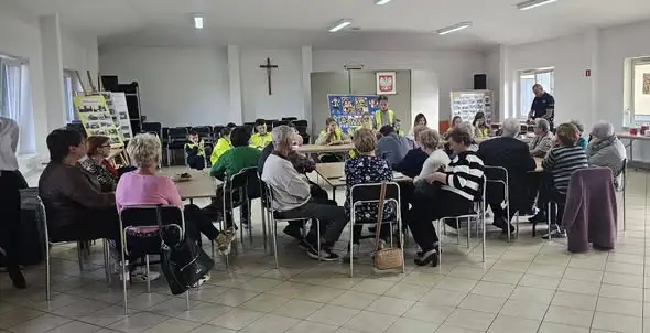Odblaskowa Szkoła w Firleju: uczniowie i seniorzy razem o bezpieczeństwie