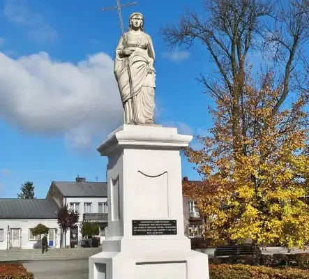 Uczniowie z klasy VII i VIII odkrywali historię w Kocku